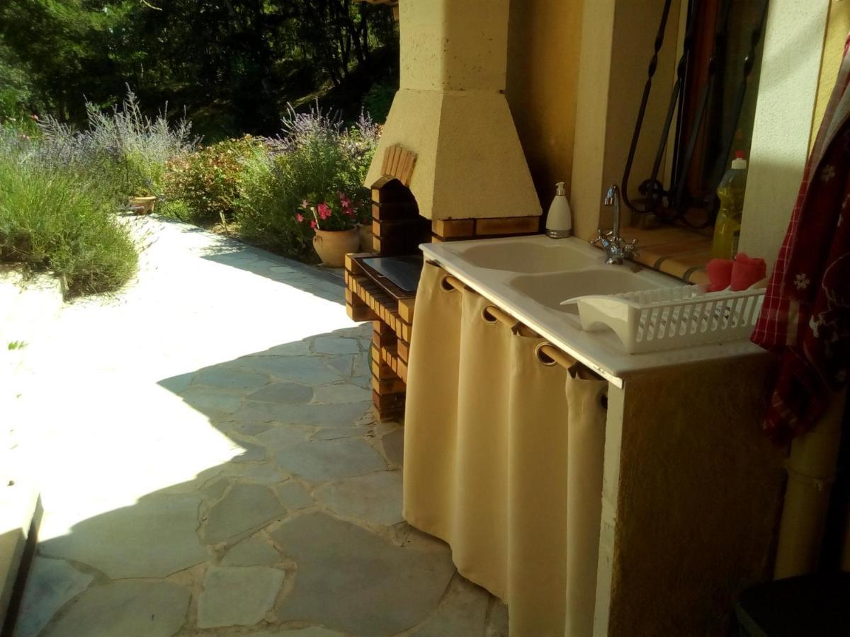 Les Cerises Bed and Breakfast Saint-Saturnin-les-Apt Εξωτερικό φωτογραφία