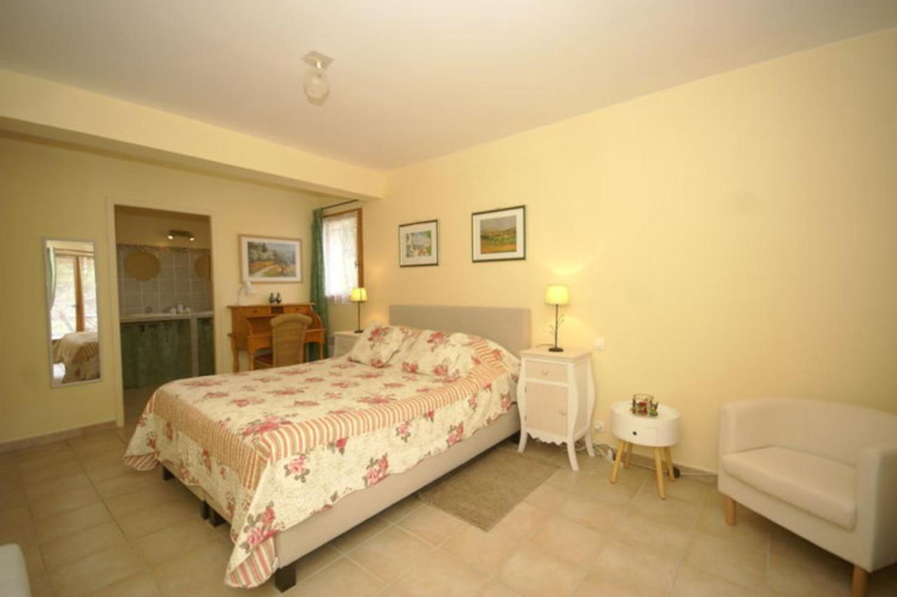 Les Cerises Bed and Breakfast Saint-Saturnin-les-Apt Εξωτερικό φωτογραφία