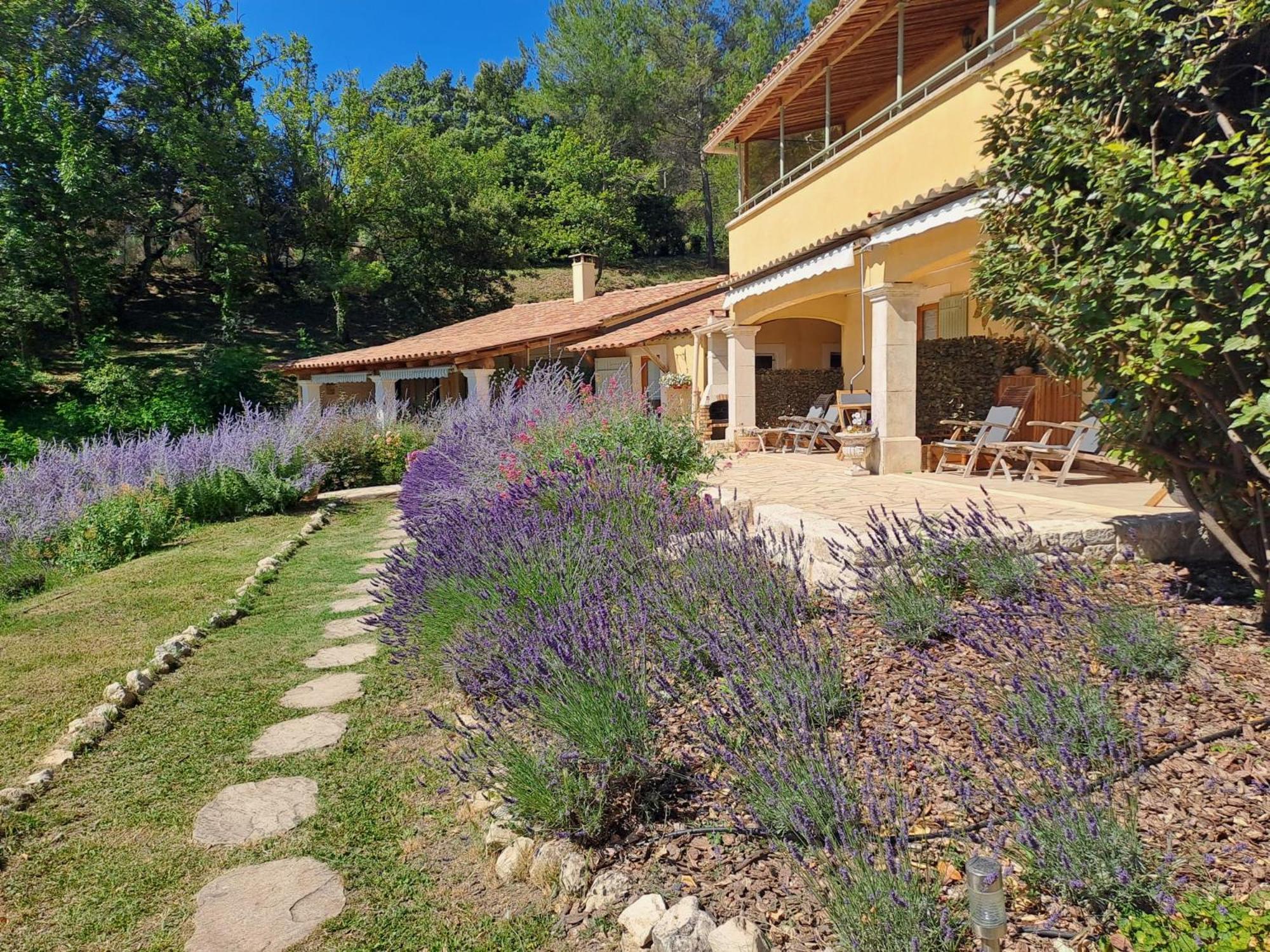 Les Cerises Bed and Breakfast Saint-Saturnin-les-Apt Εξωτερικό φωτογραφία
